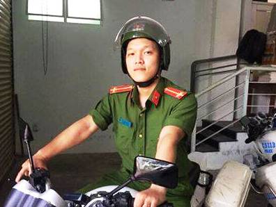 Trung úy Đức người khống chế đối tượng ngáo đá bị cắn vào tay