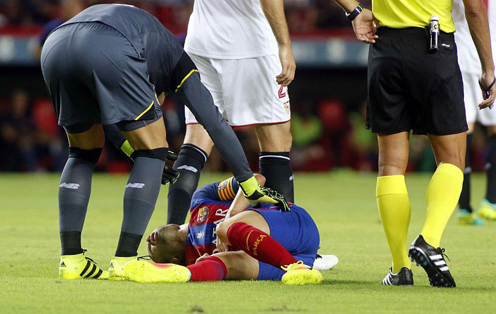 Barcelona trả giá đắt cho trận Siêu cúp