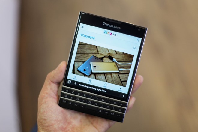 Dân buôn xả hàng, giá BlackBerry Passport tại VN chạm đáy