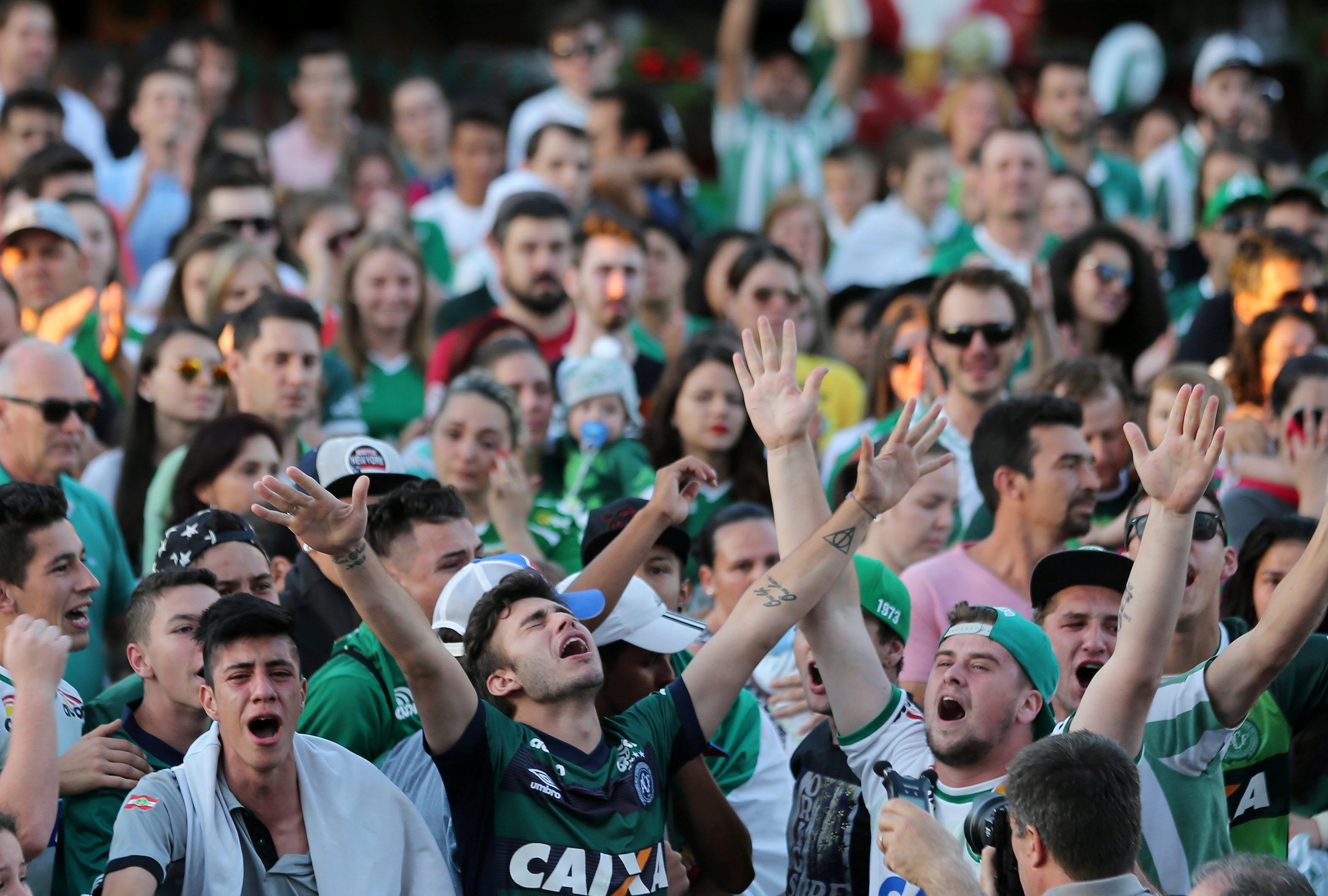 Những nghĩa cử đẹp sau thảm họa Chapecoense