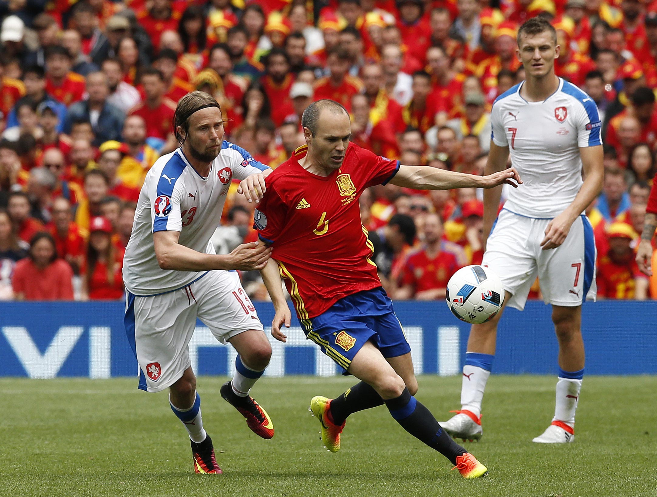 Tây Ban Nha - CH Czech 1-0: Chiến thắng của Iniesta