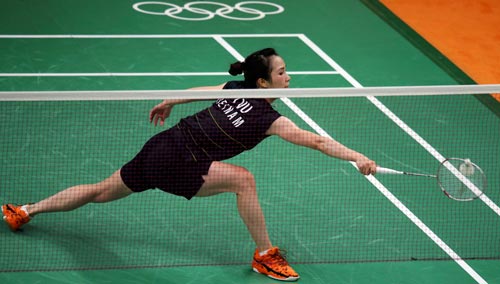 Tiến Minh ra sân trong tâm trạng đơn độc
