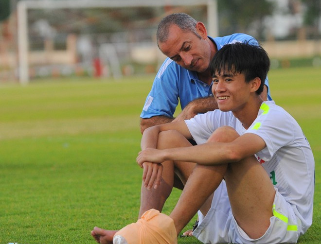 Phan Thanh Hậu: Hoàng Anh Tuấn chê, Graechen lại khen