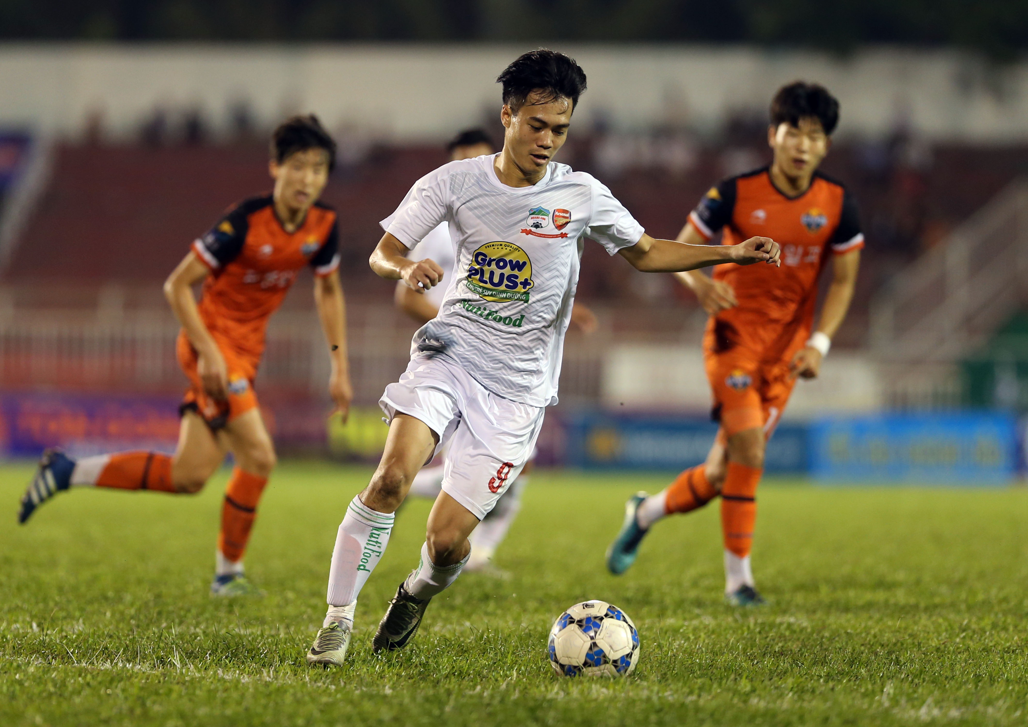 U21 HAGL khó giữ cúp