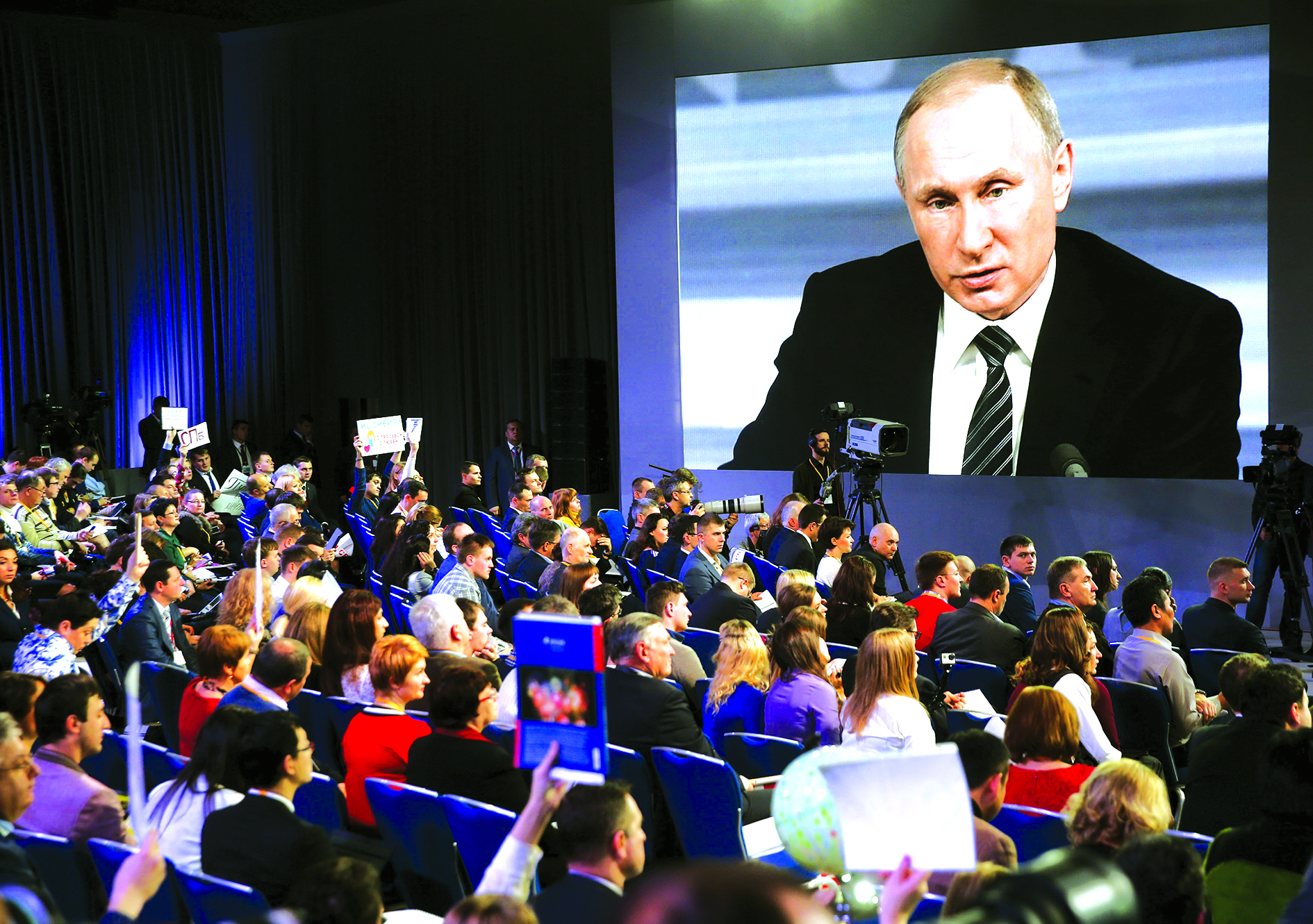 Putin trở lại cuộc chơi