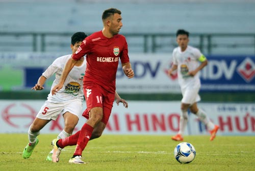 HAGL lại phàn nàn trọng tài
