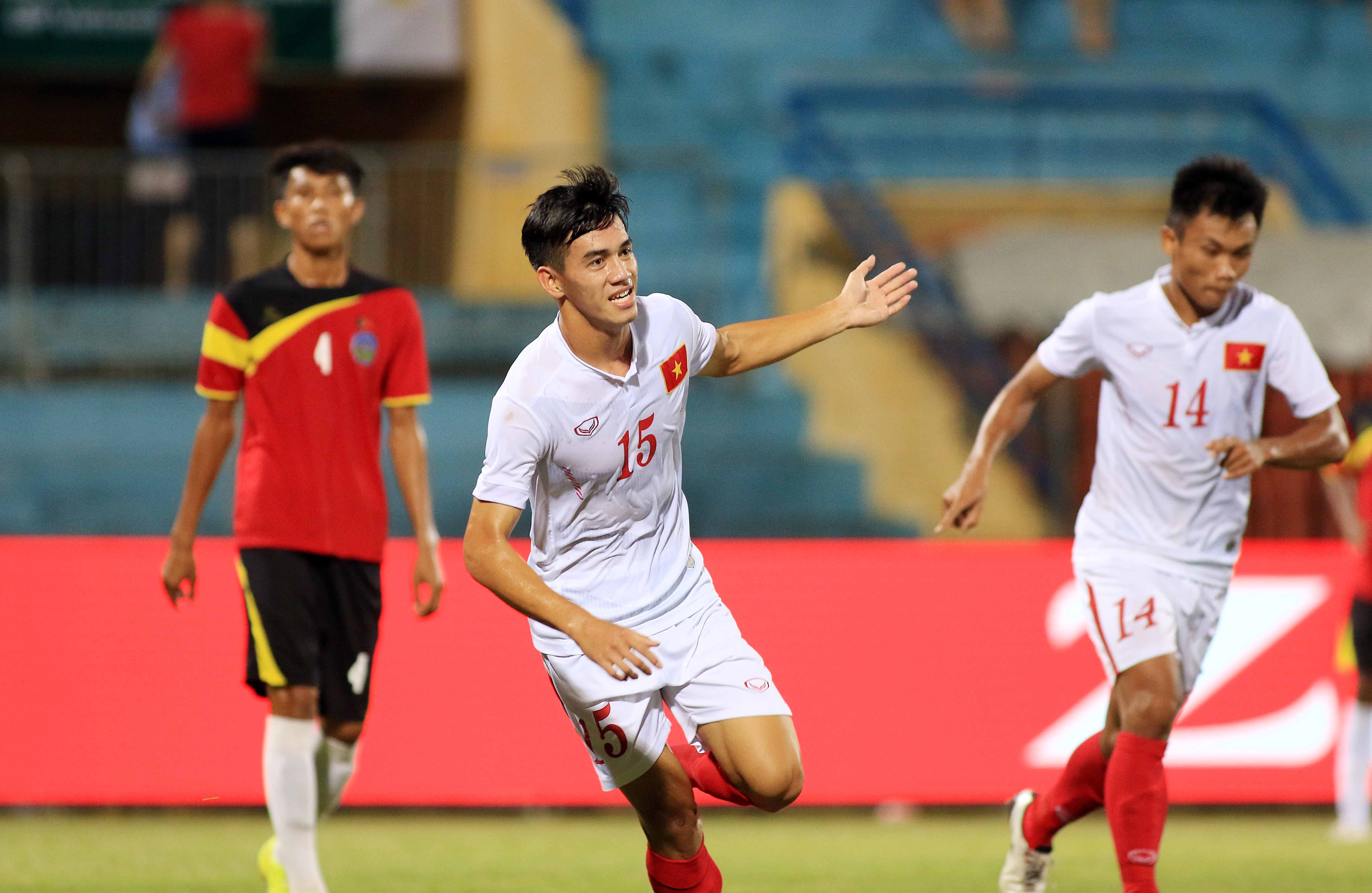 Tiến Linh (15) góp 1 bàn trong chiến thắng cho U19 Việt NamẢnh: Hải Anh