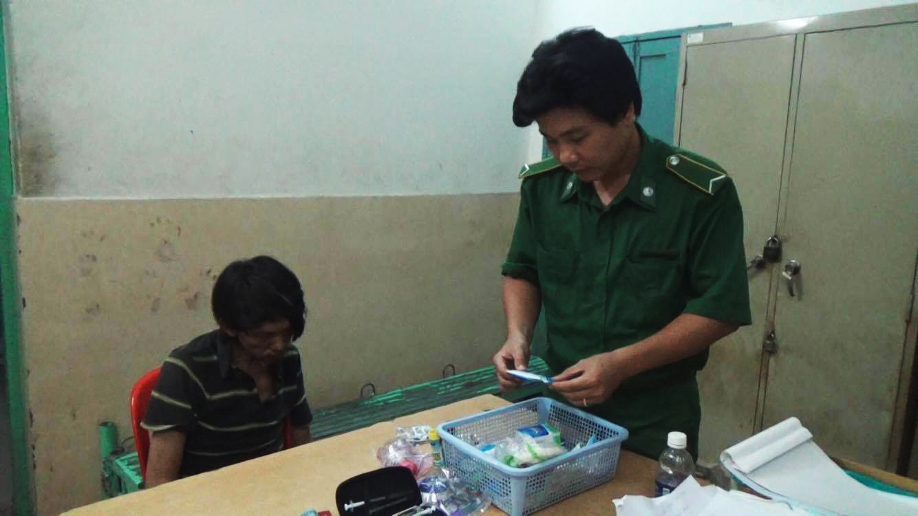 Ngày 12-11, Công an phường Bến Thành (quận 1) đã tạm giữ Sỹ