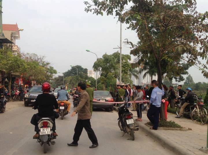 Người đàn ông gục chết trong xế hộp bên sông Tô Lịch