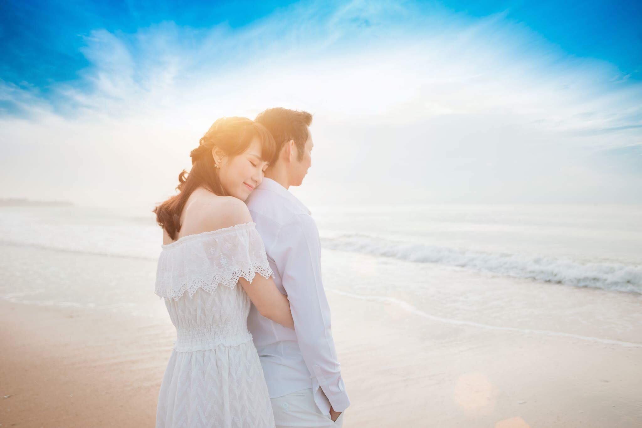 Tiến Minh – Vũ Thị Trang khoe ảnh cưới lãng mạn