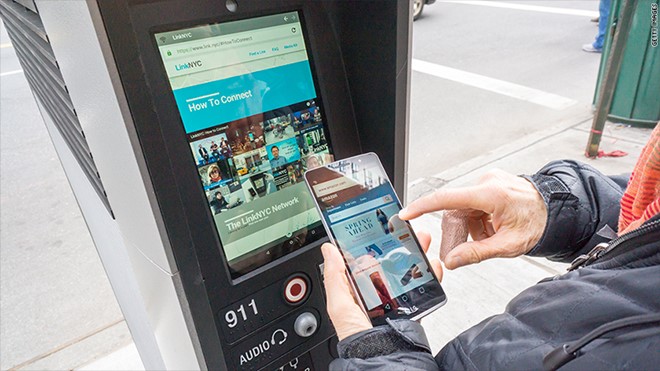 Trạm Wi-Fi miễn phí ở New York thành nơi xem phim... khiêu dâm
