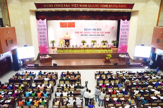 Phụ nữ cần quan tâm xây dựng gia đình hiện đại