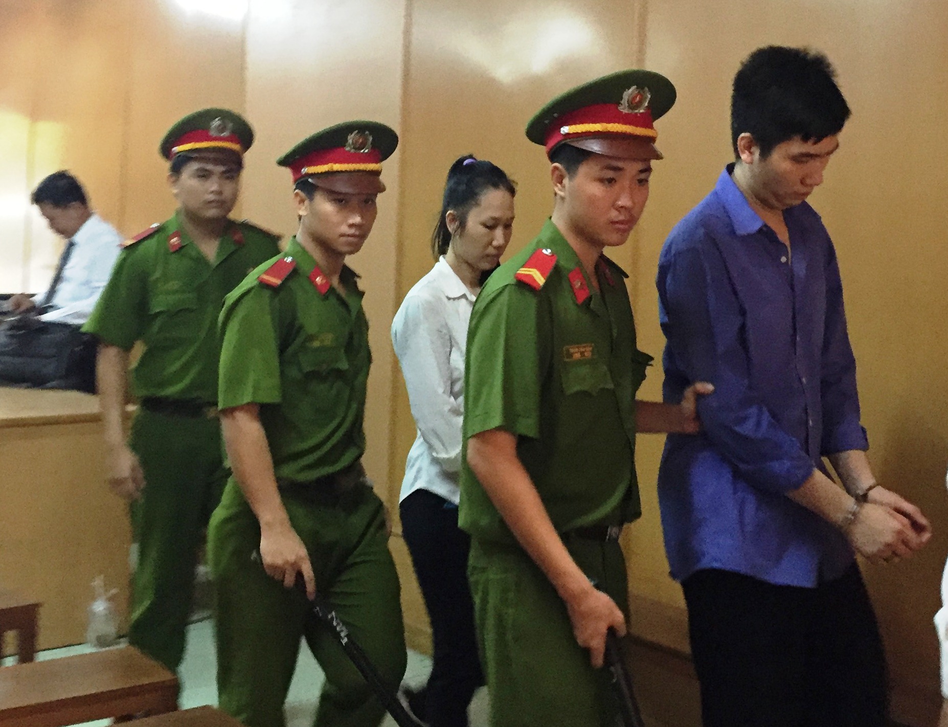 Cháu đánh thuốc mê ông bà, cướp đồ cổ lãnh án