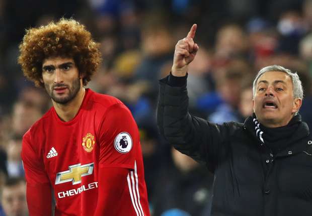 Mourinho đổ lỗi Everton đá xấu khiến Fellaini sai lầm