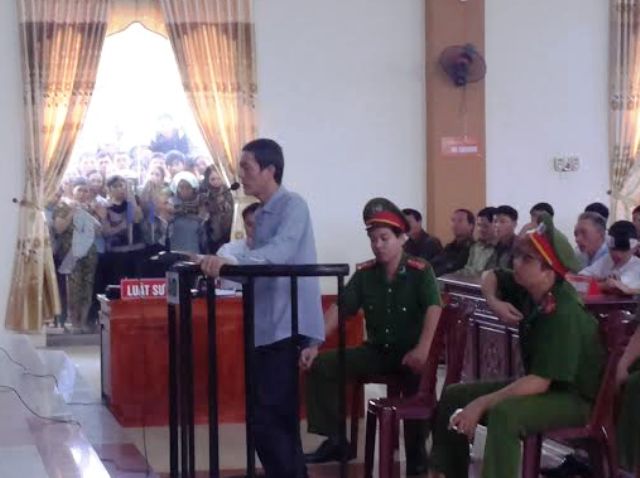 Nói “san bằng tỉ số" rồi dùng dao đâm chết mẹ vợ