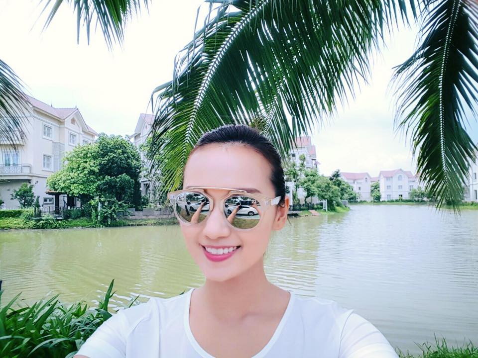 Biệt thự sang trọng có vườn, cạnh sông của Lã Thanh Huyền