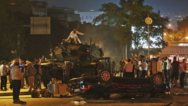 Đảo chính Thổ Nhĩ Kỳ: Tổng thống Erdogan "không thể trách quân đội"