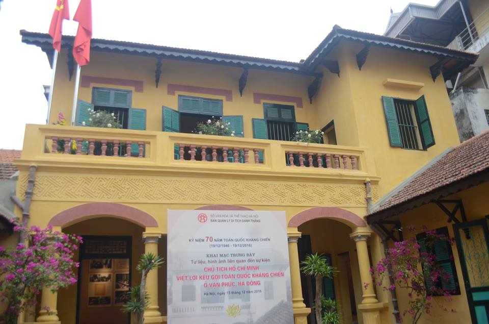 Tầng 2 ngôi nhà 2 tầng này là nơi Bác Hồ làm việc