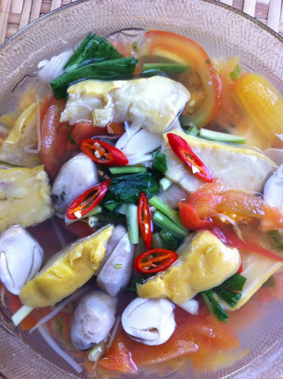 Bạn nếm thử canh chua trái điều chưa?