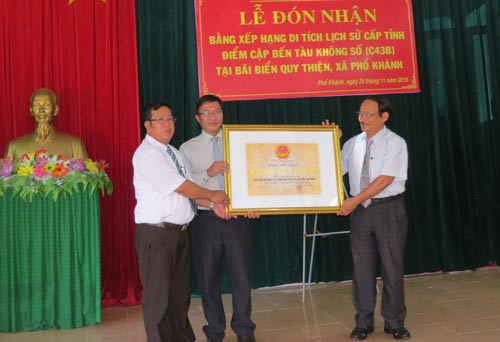 Trao bằng xếp hạng di tích điểm cập bến tàu không số