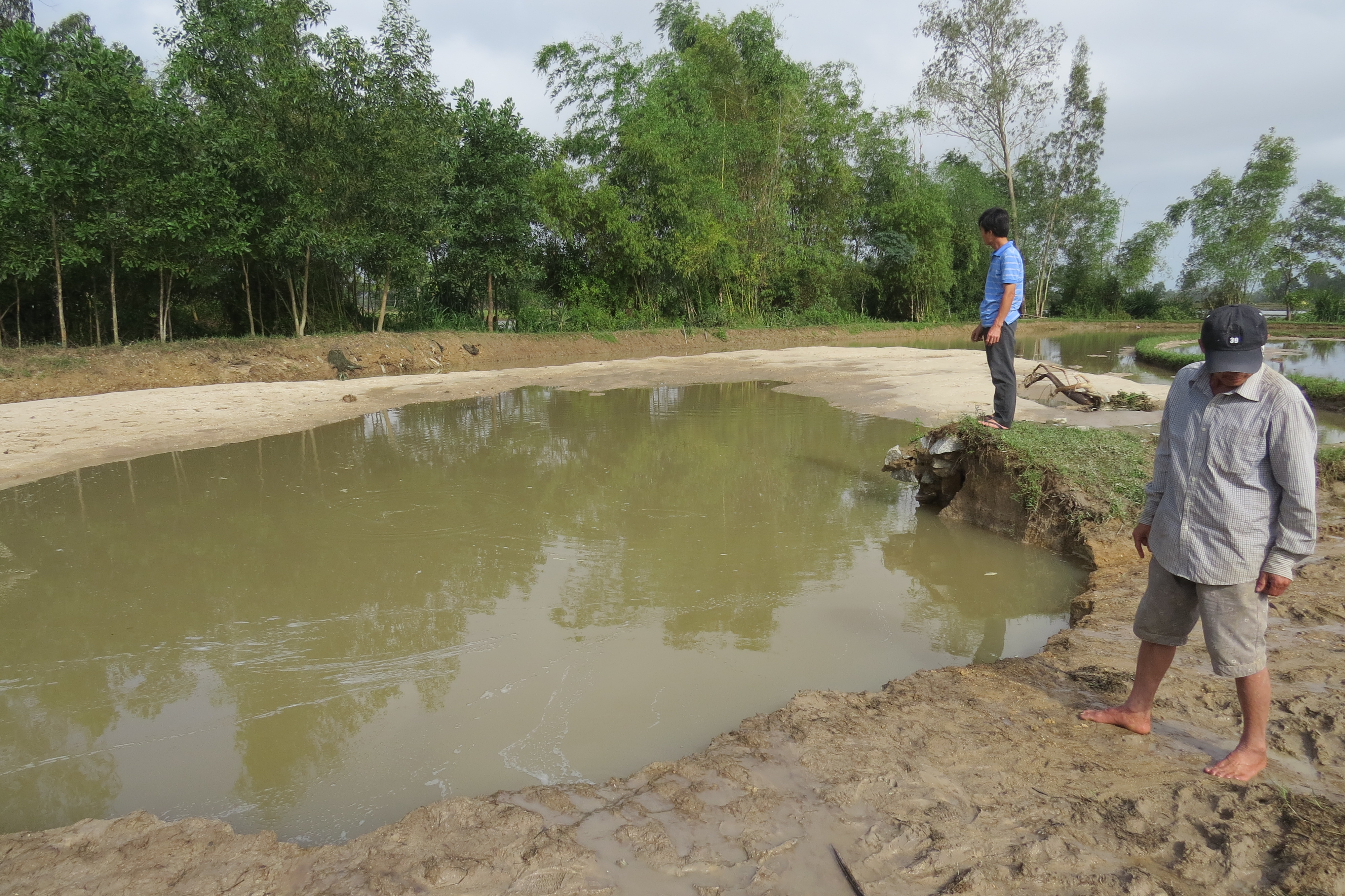 Hai học sinh đuối nước thương tâm
