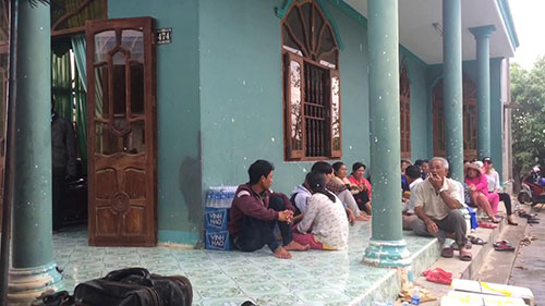 Nghi án nữ sinh 16 tuổi quyên sinh vì hạnh kiểm yếu