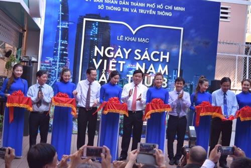 Ông Đinh La Thăng khuyến khích giới trẻ đọc sách