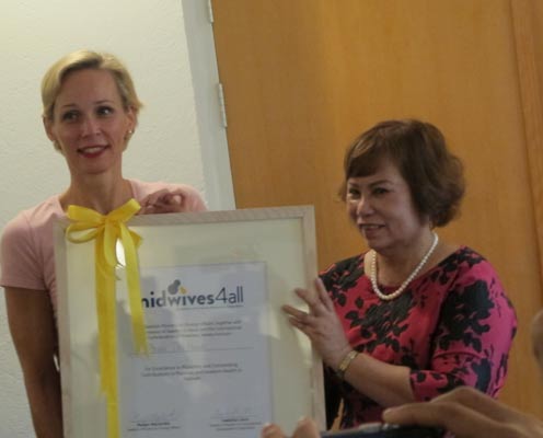 Người Việt Nam đầu tiên được trao Giải thưởng Midwives4all