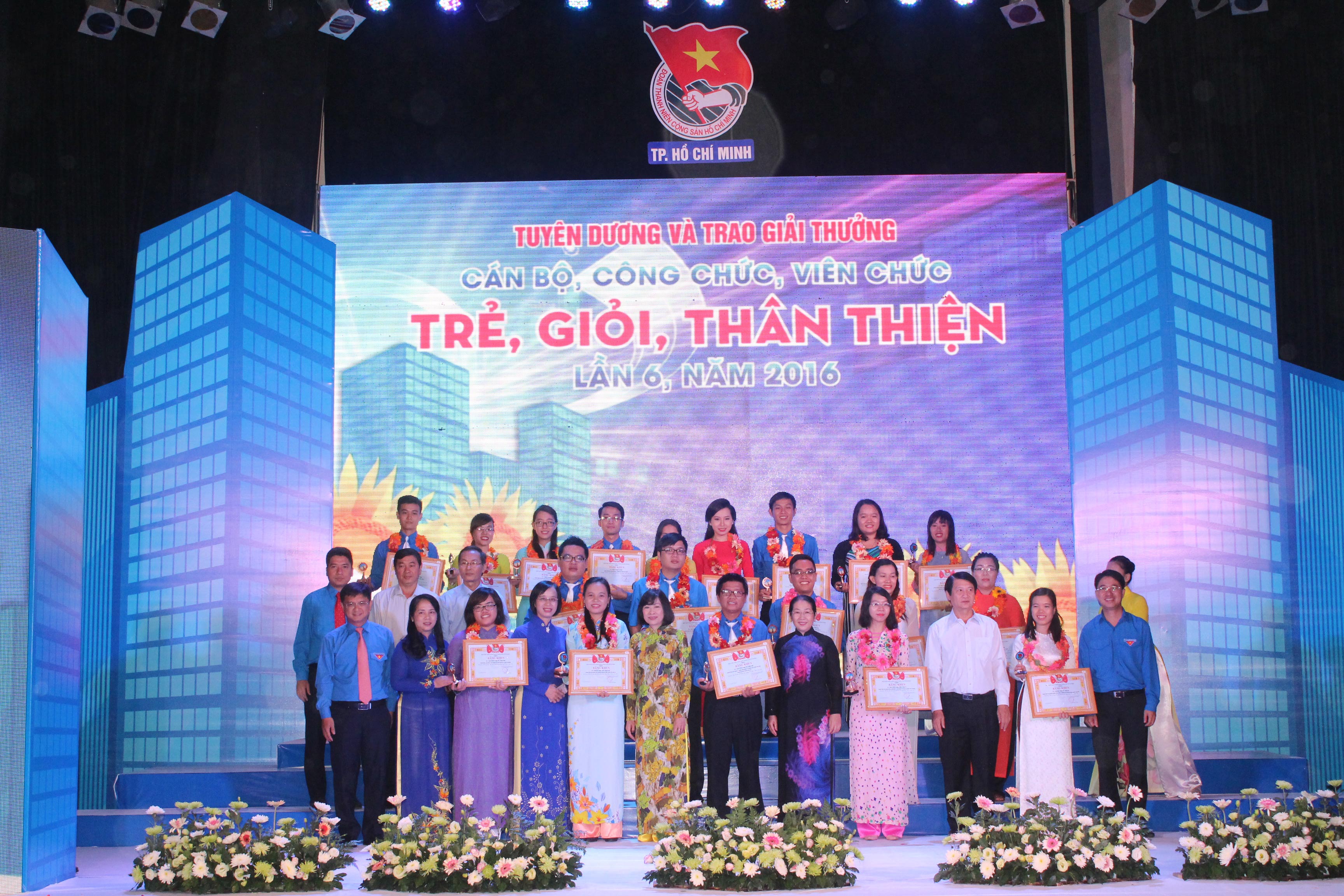 Thành đoàn tuyên dương 20 cán bộ trẻ