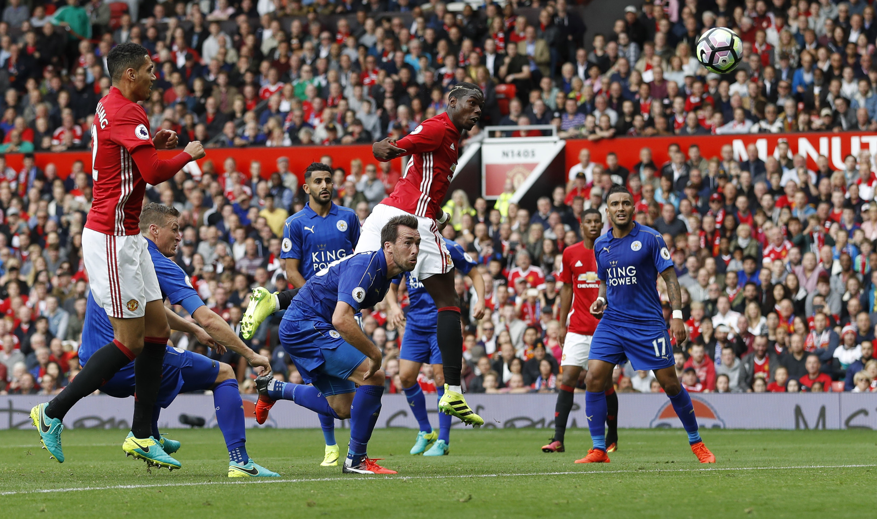 Pogba bùng nổ, M.U hủy diệt Leicester