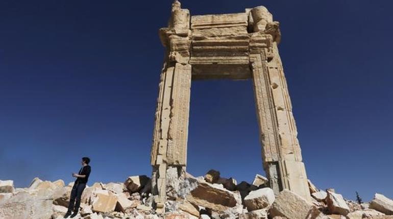 IS quay lại thành phố cổ Palmyra