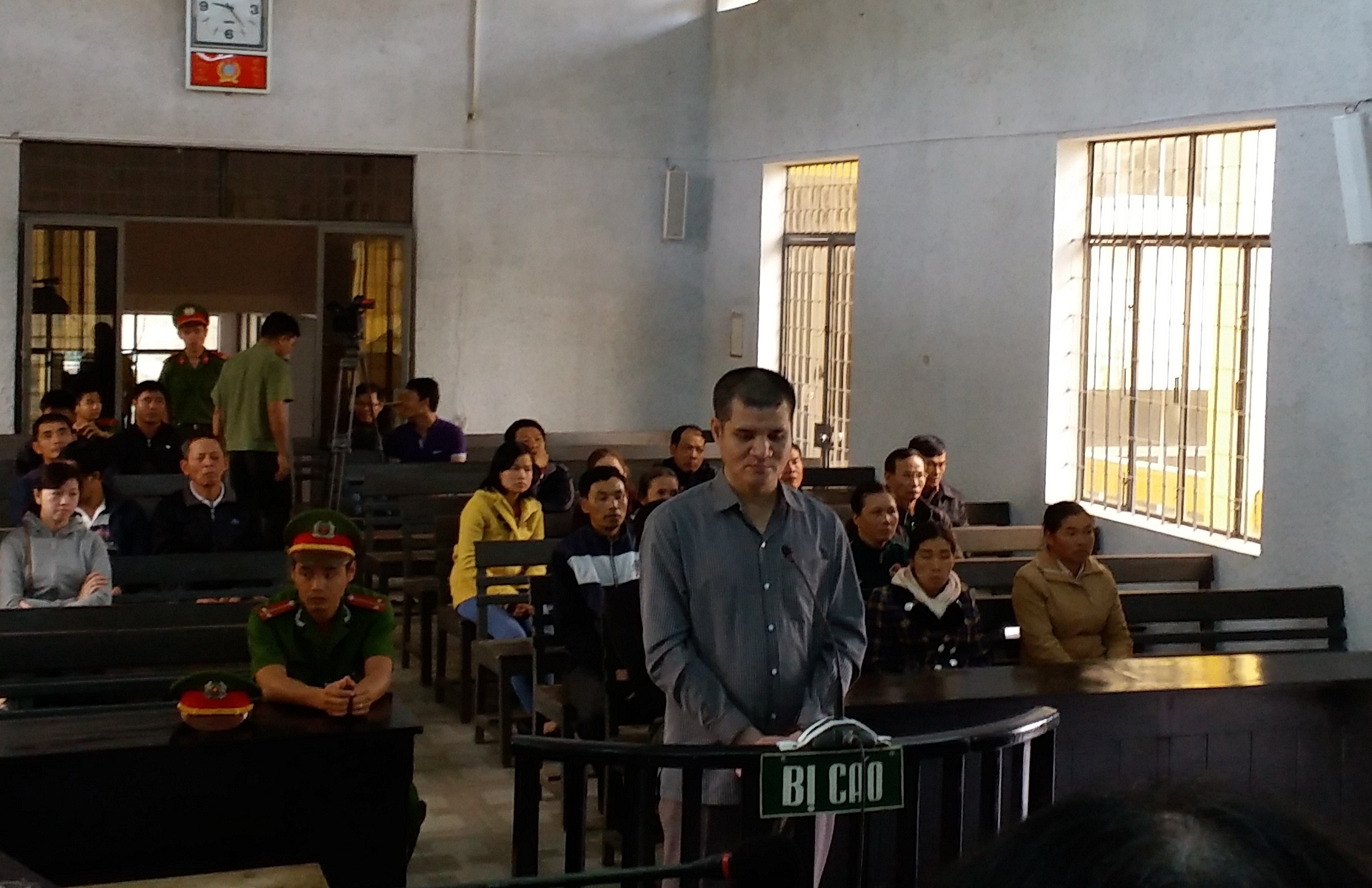 Lừa đảo 18 người, 1 giám đốc lãnh án