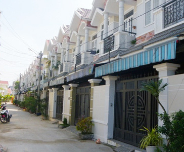Hối hận vì ít tiền vẫn cố mua nhà phố
