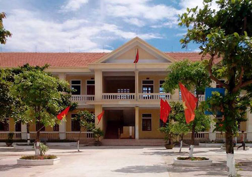 Thầy hiệu phó chết treo cổ trong phòng làm việc