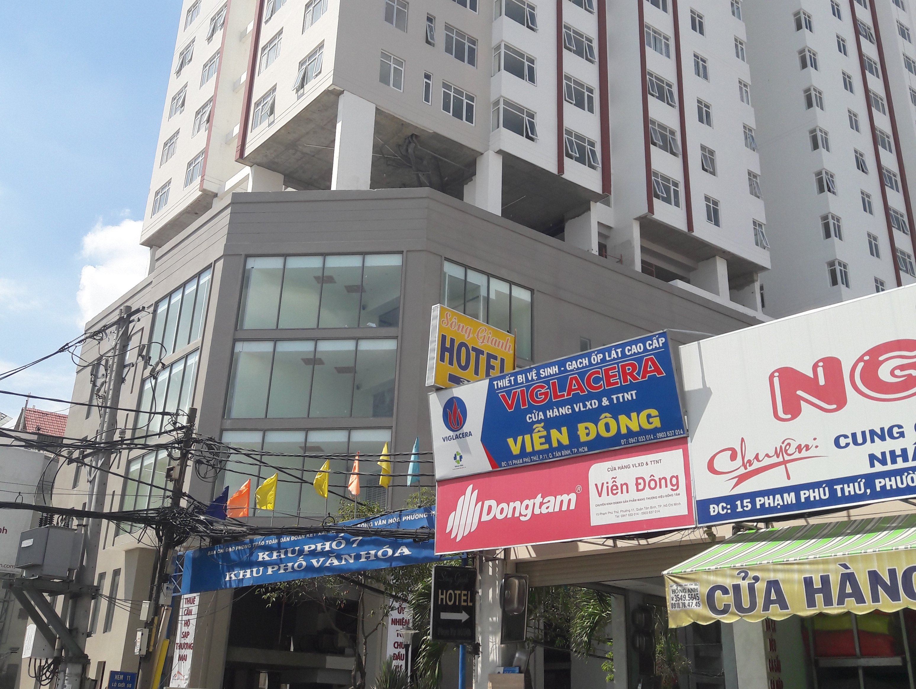 Bị cắt điện và nước, hàng chục hộ dân có nguy cơ "vô gia cư"