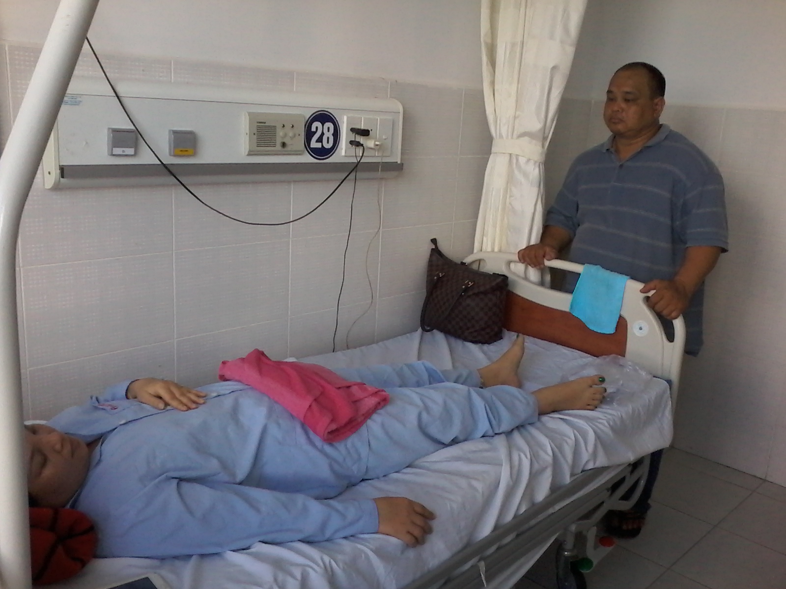 Chẩn đoán ruột thừa, lại bị xuất huyết buồng trứng