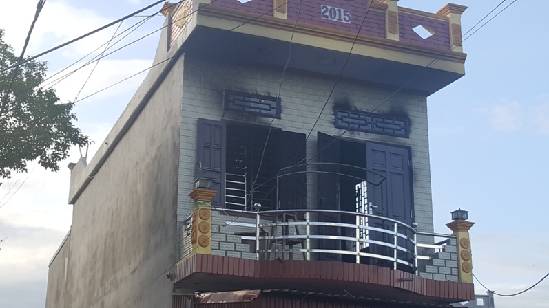 Cháy nhà, 4 người trong gia đình thương vong
