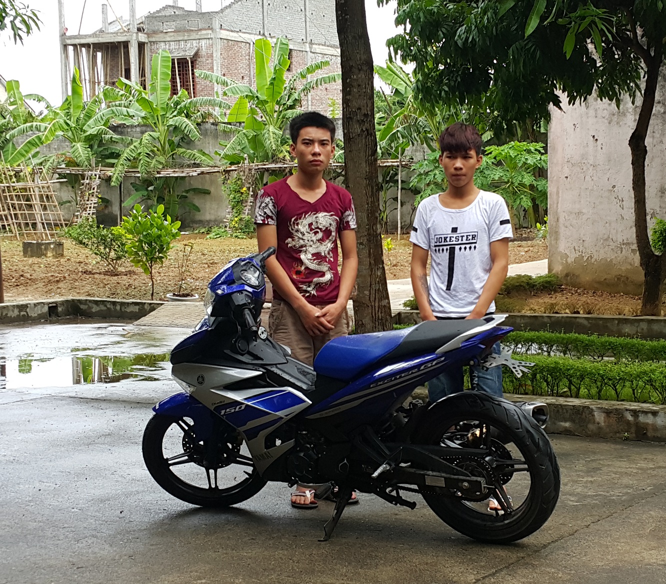 Bỏ nhà đi bụi, 2 thanh niên sống bằng "nghề" cướp giật