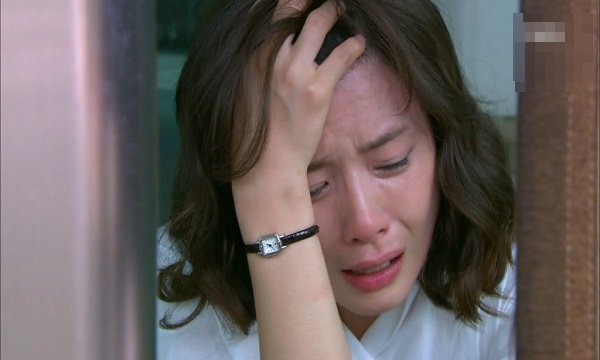 Con dâu ở cữ chứng kiến cảnh khó tin của mẹ chồng
