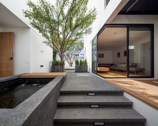 Mảnh đất 400 m2 được chia đôi và thiết kế hai phần giống y hệt nhau