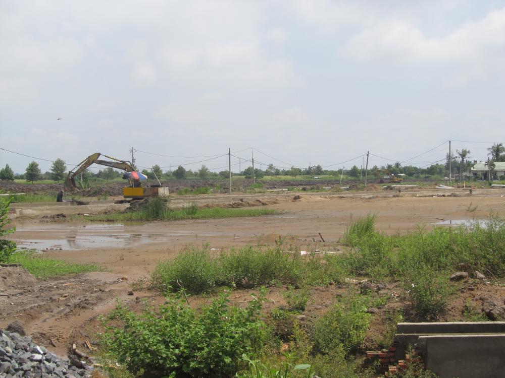 Nhiều vùng đất đầm lầy được các DN BĐS khai phá, góp phần gia tăng nguồn cung đất nền.