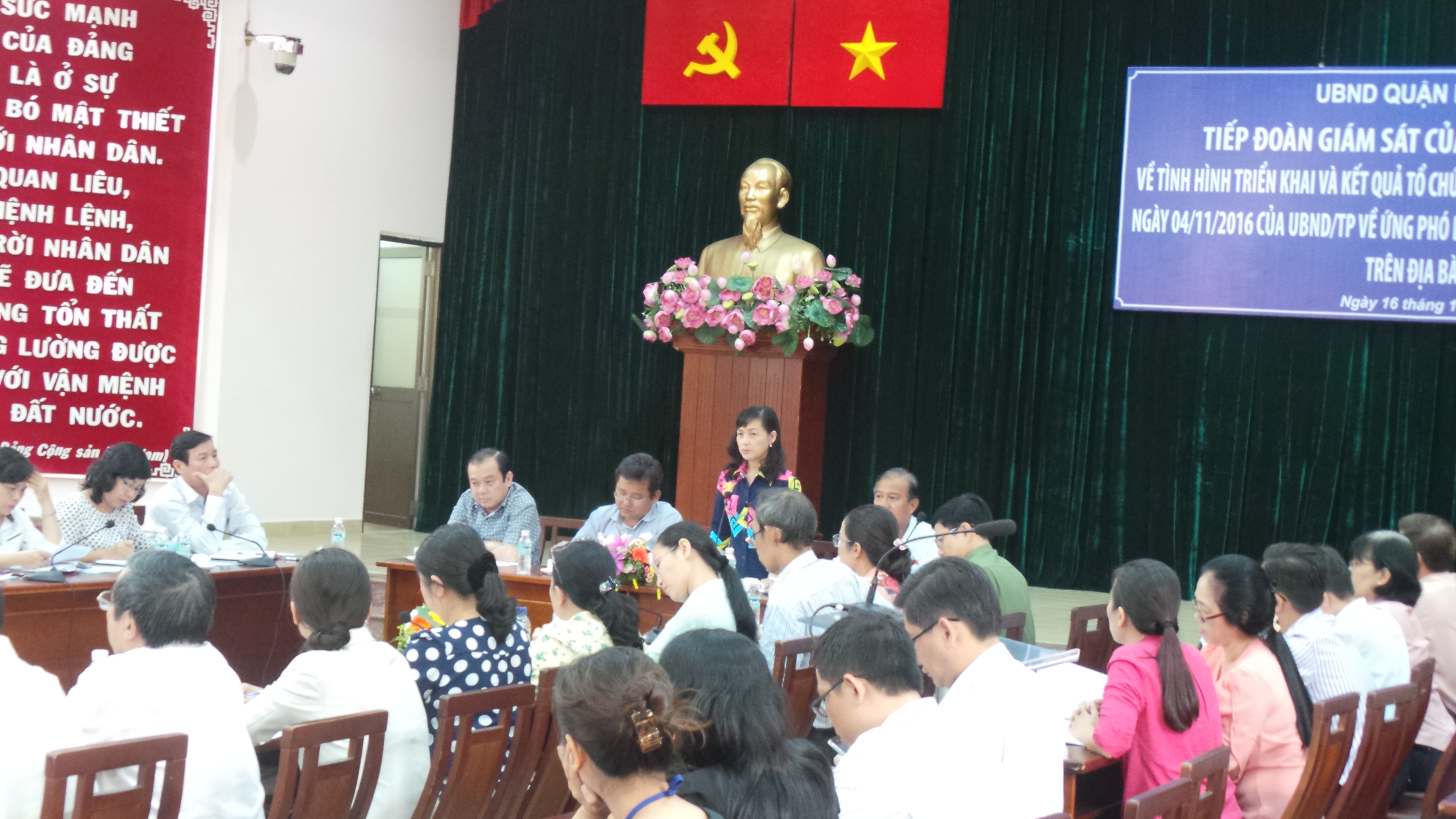 Lãnh đạo quận Bình Thạnh thông báo tình hình người dân không hợp tác trong việc phun thuốc diệt muỗi.