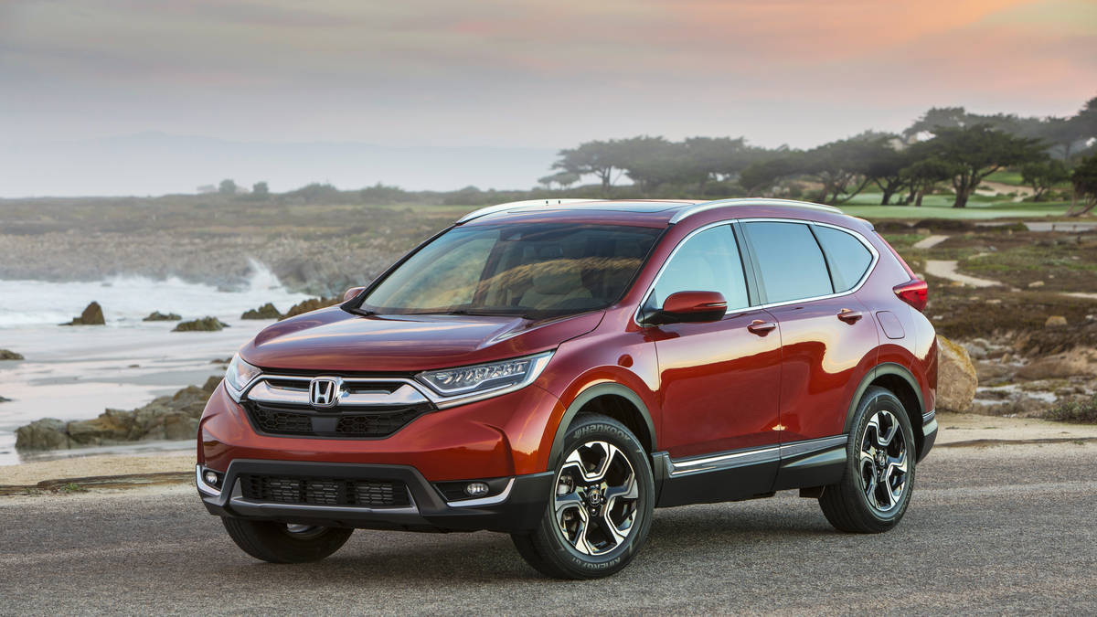 
Thiết kế CR-V 2017 g&oacute;c cạnh, nam t&iacute;nh tương tự Civic thế hệ mới.
