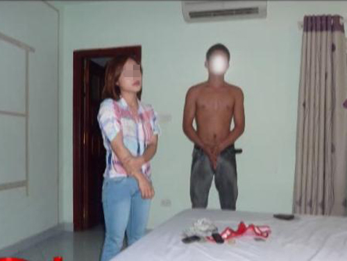 Bắt quả tang 8 nữ nhân viên quán cà phê bán dâm cho khách