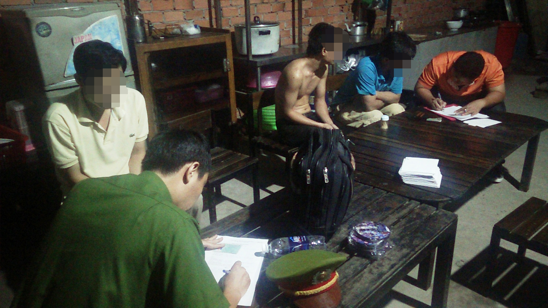 Bộ Công an đột kích cơ sở làm đĩa lậu lớn nhất TP HCM
