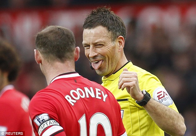 Trọng tài Clattenburg cầm còi trận derby Manchester