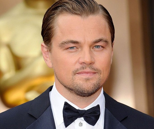 Leonardo DiCaprio dùng luật pháp ngăn ảnh hôn Rihanna lan tỏa