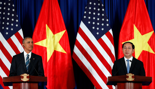 Tổng thống Obama công bố dỡ bỏ cấm bán vũ khí cho Việt Nam