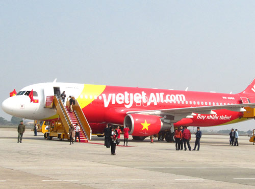 Vietjet giảm giá vé cho khách ảnh hưởng vụ sập cầu Ghềnh