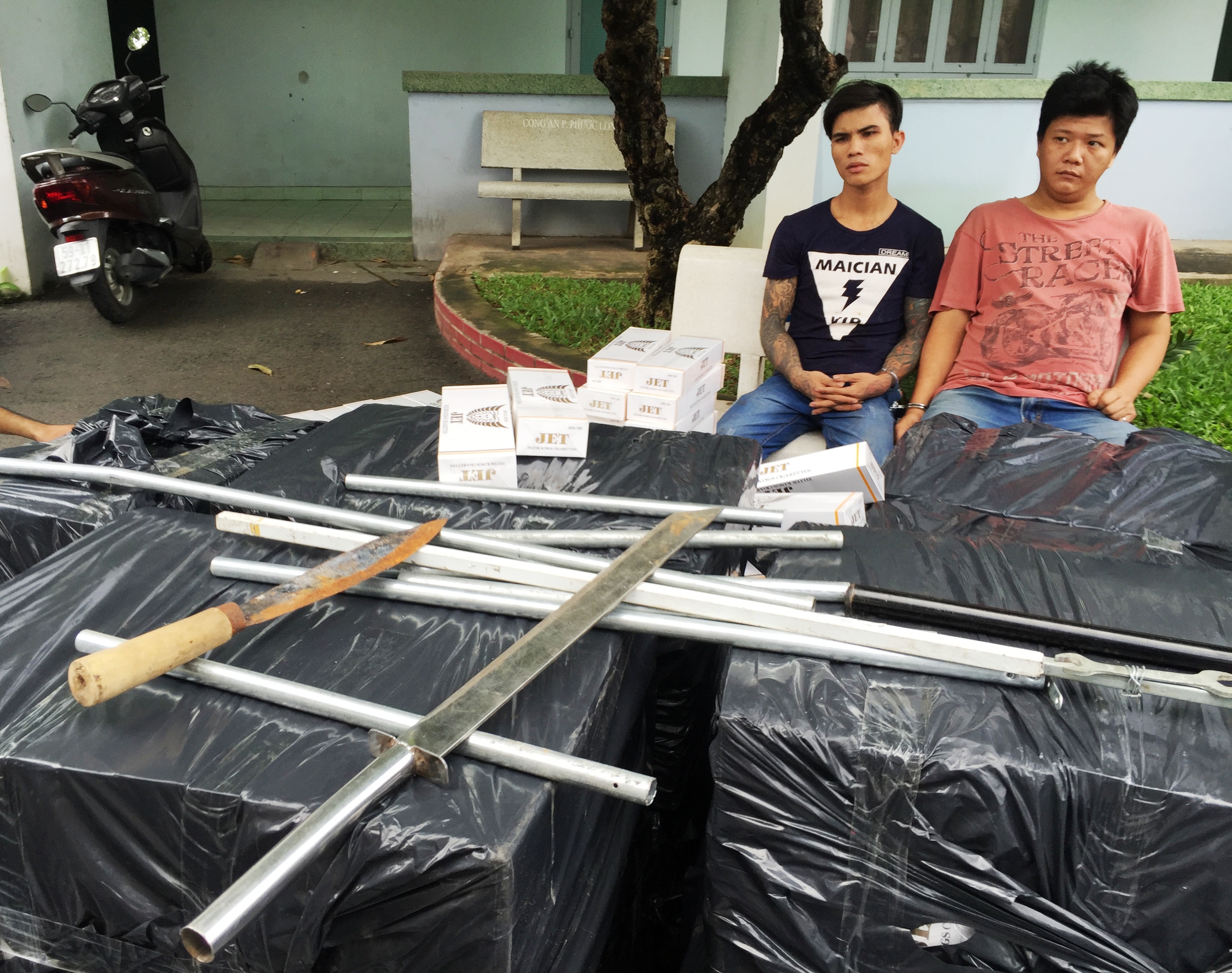 CSGT truy đuổi chiếc ô tô như phim trên xa lộ Hà Nội